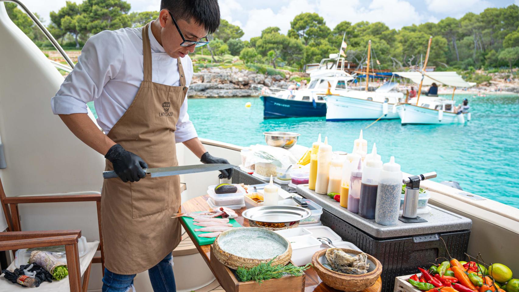 Jorge Rodríguez, chef de Latigazo Mallorca, con su carrito 'street food'.