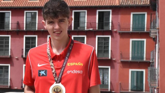 Sergio De Larrea, jugador vallisoletano del Valencia Basket y campeón del mundo sub-19