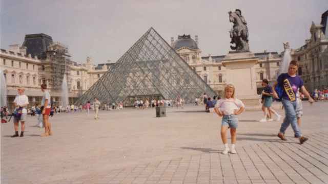 Cristina Garrido, Louvre, 1992. Cortesía de la artista