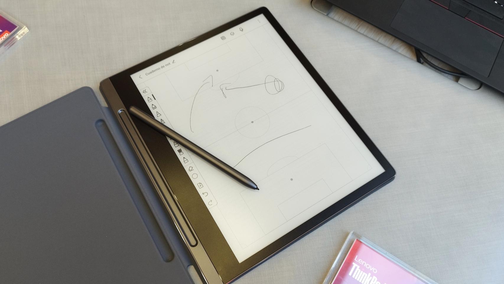 Probamos el Lenovo Smart Paper: el cuaderno electrónico que quiere jubilar  a tu libreta