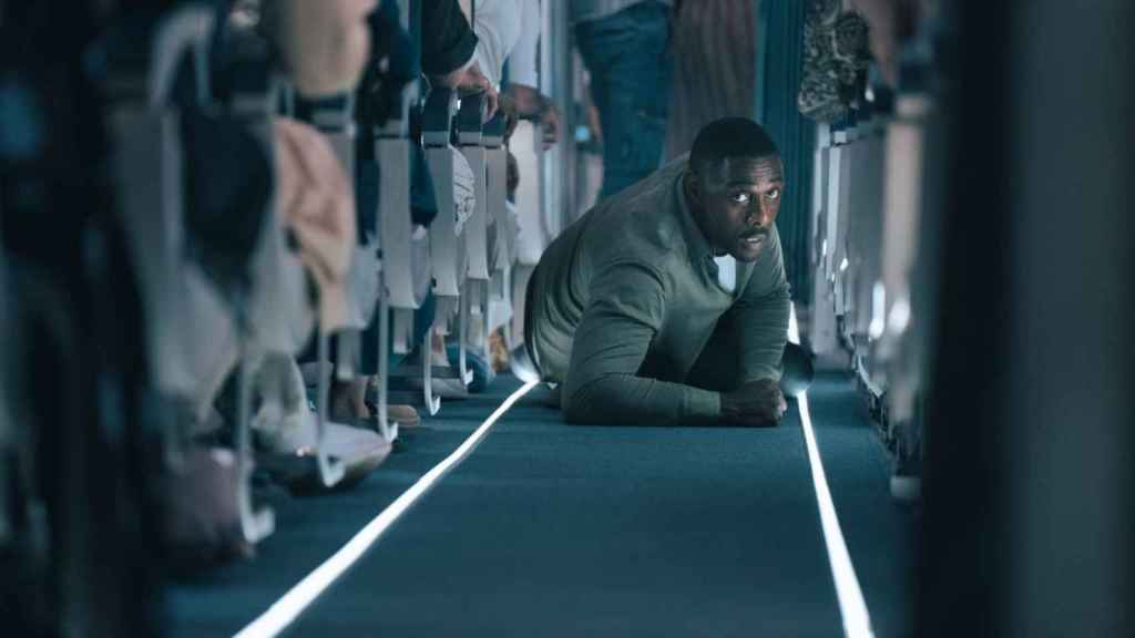 Idris Elba en 'Secuestro en el aire'