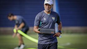 Sergio Pellicer dirige en entrenamiento con el Málaga CF 2023-2024