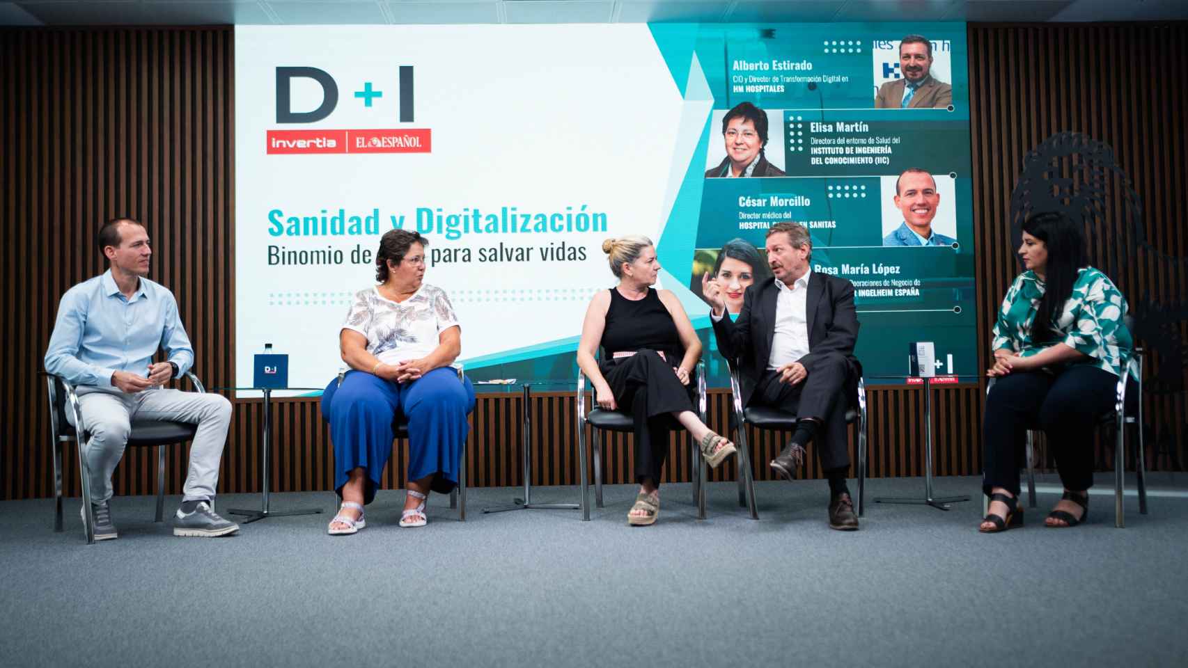 César Morcillo (Sanitas), Rosa María López Carneros (Boehringer Ingelheim), Mar Carpena (D+I), Elisa Martín (Instituto de Ingeniería del Conocimiento) y Alberto Estirado (HM Hospitales), durante el encuentro.