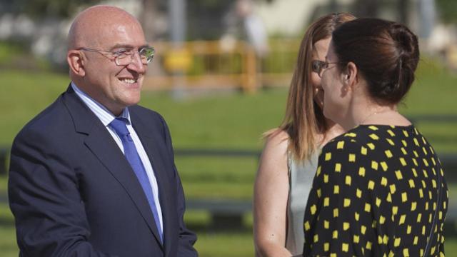 Jesús Julio Carnero en el encuentro con ministros dentro de la Cumbre Europea que se está celebrando en Valladolid