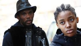 Samuel Eto'o y su hija Érika, en un montaje de JALEOS.