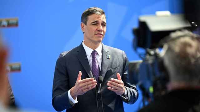El presidente Sánchez atiende a los medios de comunicación en la cumbre de la OTAN en Vilna (Lituania) este martes.