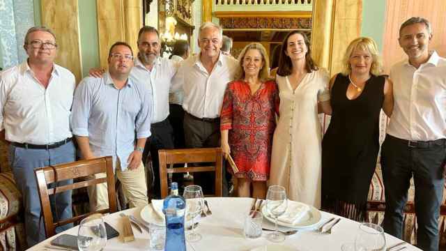 Esteban González Pons y Macarena Montesinos en la reunión de este martes en Alicante.