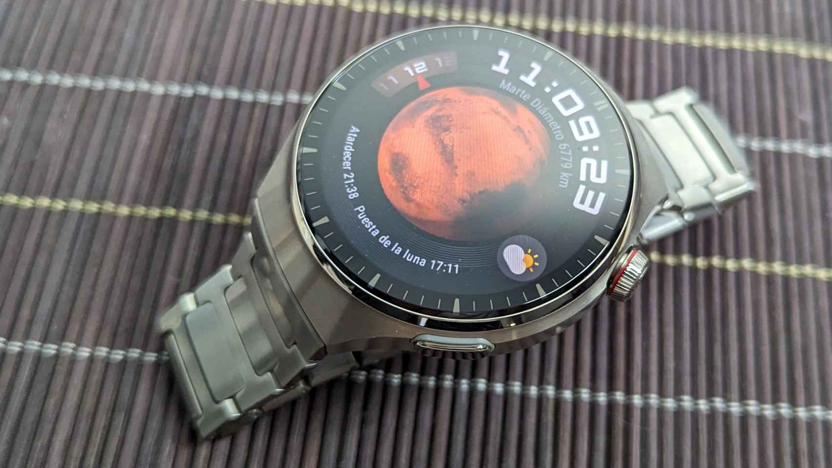 Las esferas de reloj del Huawei Watch 4 Pro son llamativas y curiosas
