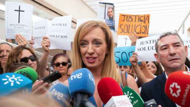 La exalcaldesa de Maracena Berta Linares a su salida de los juzgados.