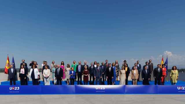 Foto de familia en la inauguración de la Presidencia española del Consejo de la Unión Europea