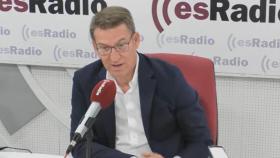 Alberto Núñez Feijóo, líder del PP, este jueves en los estudios de esRadio.