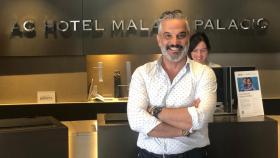 Jorge González, director del hotel Málaga Palacio, posa para este diario.