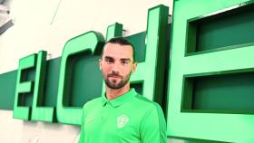 Miguel San Román vuelve la portería del Elche.