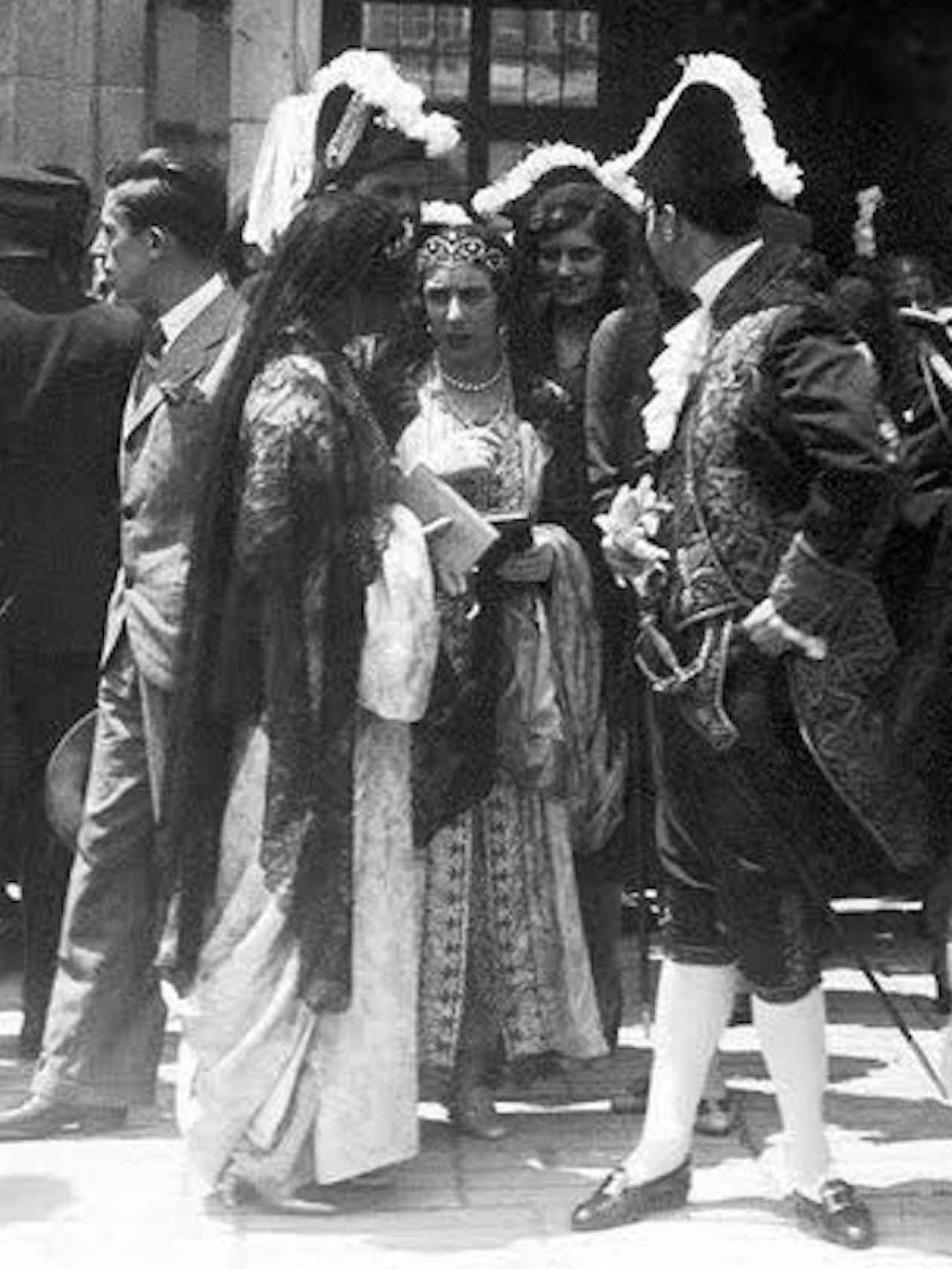La duquesa de Lécera, en el Palacio Real, con una gran tiara.