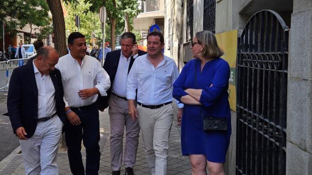 El presidente de la Junta, Alfonso Fernández Mañueco, a su llegada a la Junta Directiva Nacional del PP, este lunes en Madrid.