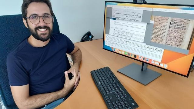 Jorge Calvo con el sistema de reconocimiento de partituras que usará la Universidad de Alicante.