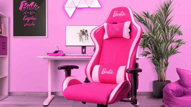 La silla oficial de Barbie para gamers lanzada por la marca malagueña Drift.