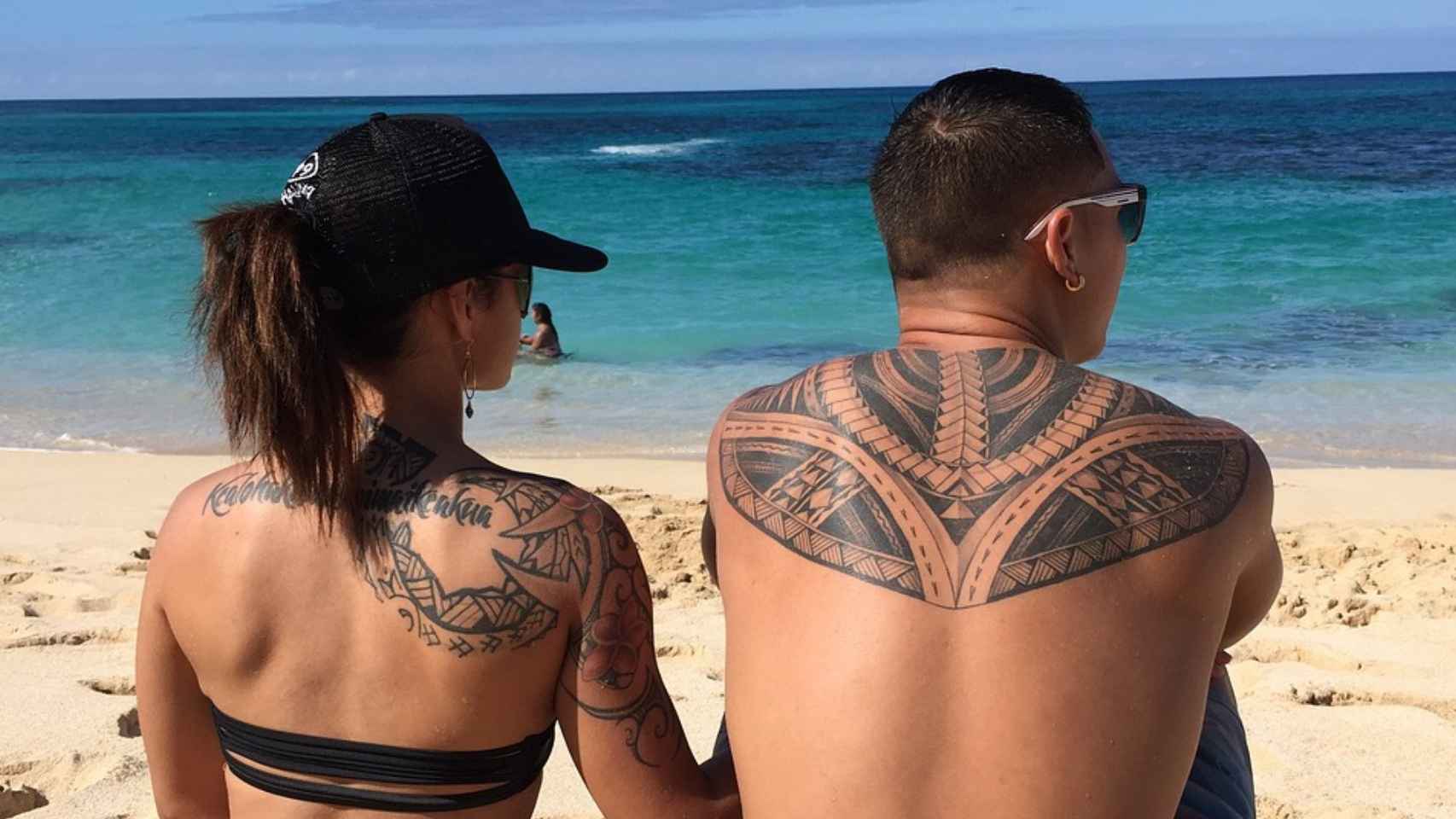 La crema solar no basta si tienes tatuajes, avisan los dermatólogos: "Se pueden inflamar 10 años después"