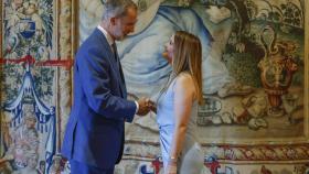 Felipe VI saluda a la presidenta del Govern, Marga Prohens, durante la audiencia ofrecida este jueves en el Palacio de Marivent.