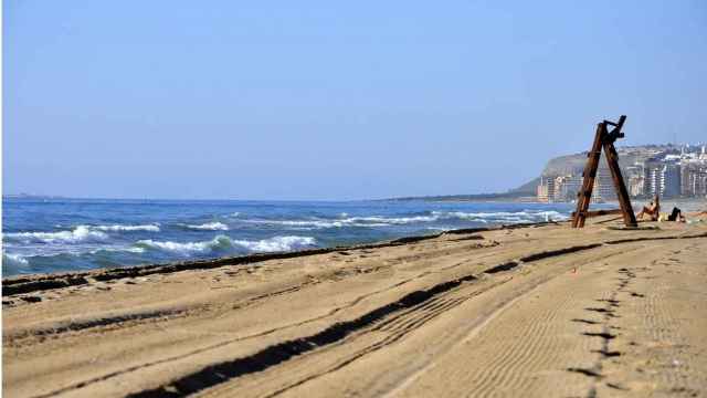 La playa de Urbanova en Alicante, en imagen anterior, reabre el baño.