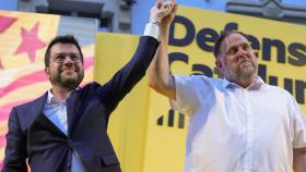 El presidente de la Generalitat, Pere Aragonès, junto al presidente de ERC, Oriol Junqueras