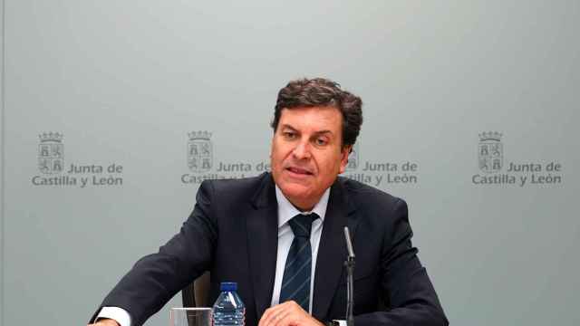 Carlos Fernández Carriedo, consejero de Economía y Hacienda, durante una rueda de prensa posterior a uno de los Consejos de Gobierno
