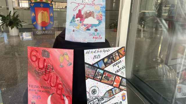 Exposición de los carteles de las Fiestas de 2023 en el Ayuntamiento de Guijuelo.