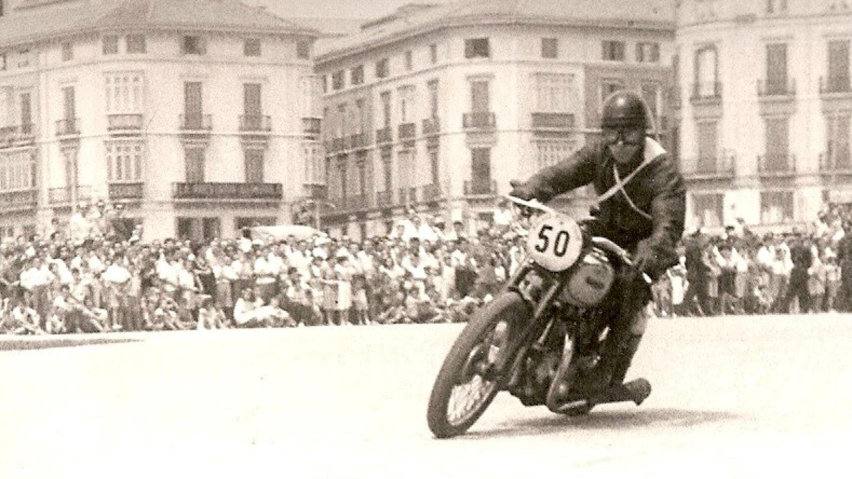 Curva en la Plaza de la Marina.