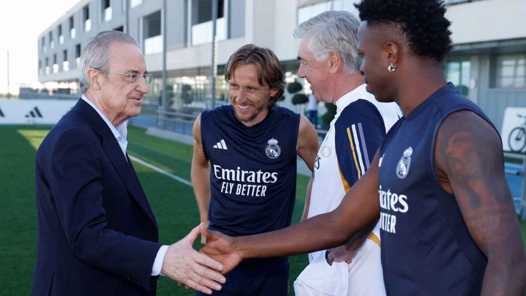 Florentino Pérez con Vinicius, Ancelotti y Modric
