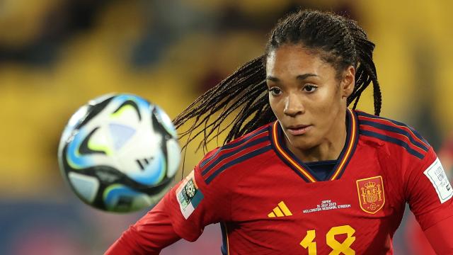 Salma Paralluelo de España en acción durante el partido frente a Japón