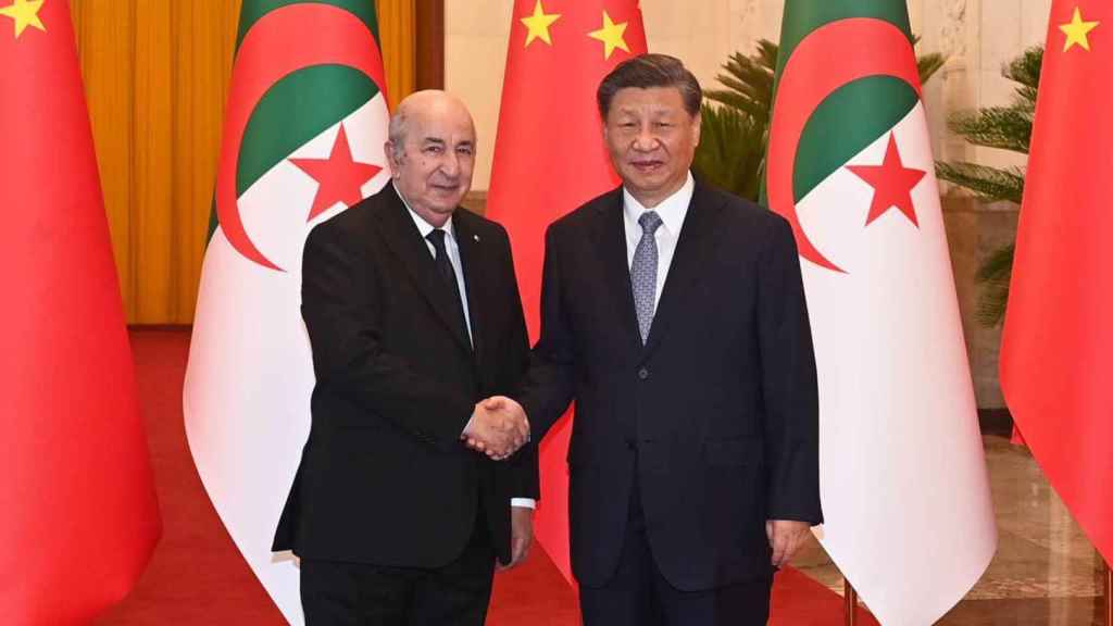 Abdelmadjid Tebboune, presidente de Argelina, y Xi Jinping, presidente de China.