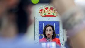 Margarita Robles durante una videoconferencia con las misiones en el exterior en la Base de Retamares