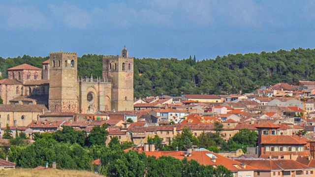 Conoce el pueblo medieval cerca de Madrid mejor conservado de España: tiene una catedral de estilo gótico.