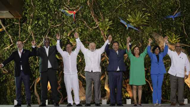 El presidente de Brasil, Luiz Inácio Lula da Silva posa junto al resto de líderes latinoamericanos durante la Cumbre Amazónica, el pasado martes en  en Belém (Brasil).