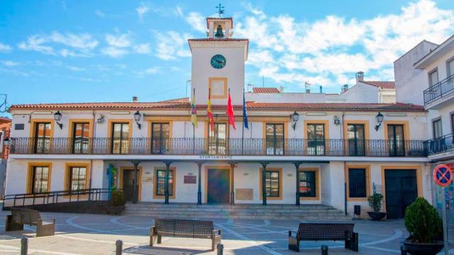 El Ayuntamiento de Perales de Tajuña (Madrid).