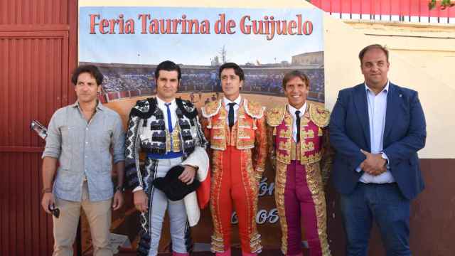 Una corrida en Guijuelo con Morante, El Capea y El Cordobés, junto al alcalde
