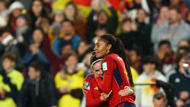 Salma Paralluelo celebra su gol a Suecia en las semifinales del Mundial