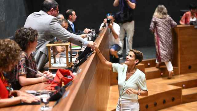 María Chivite vota en su investidura en Navarra