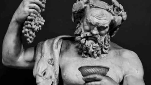 Dionisio, dios griego del vino.