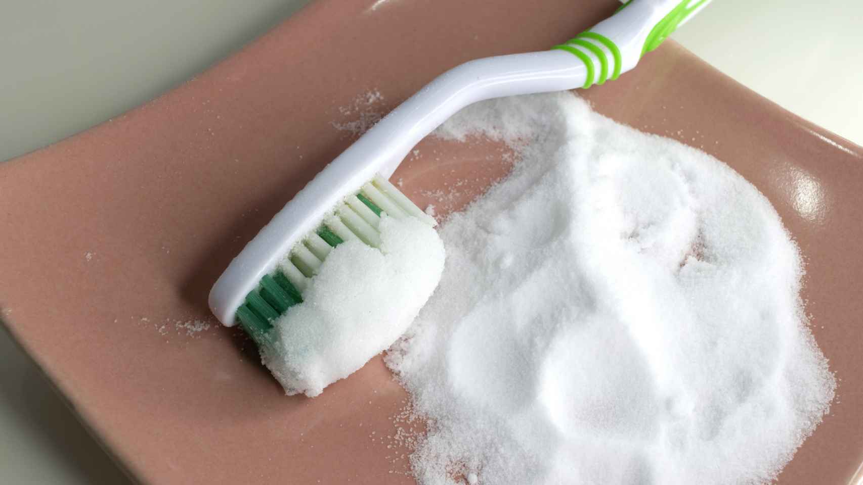 7 trucos prácticos para aprovechar al máximo el bicarbonato sódico en el  hogar