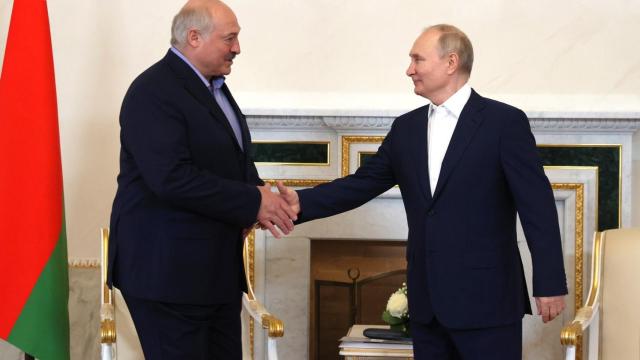 Putin y Lukashenko en San Petesburgo