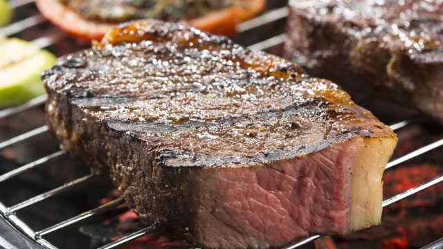 'La Vaquería': el restaurante donde puedes cocinar tu propia carne a la brasa.