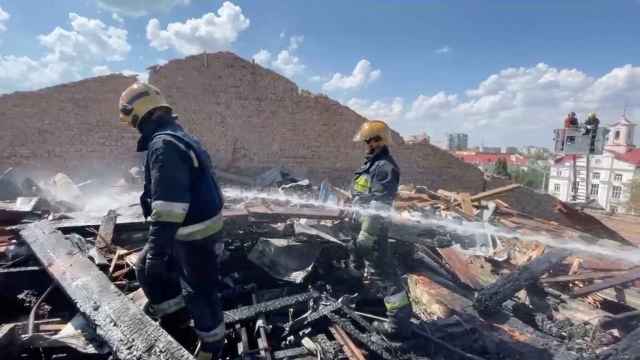 Servicio de emergencias ucraniano en la ciudad afectada