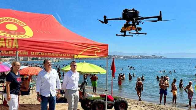 Una imagen del dron en la playa.