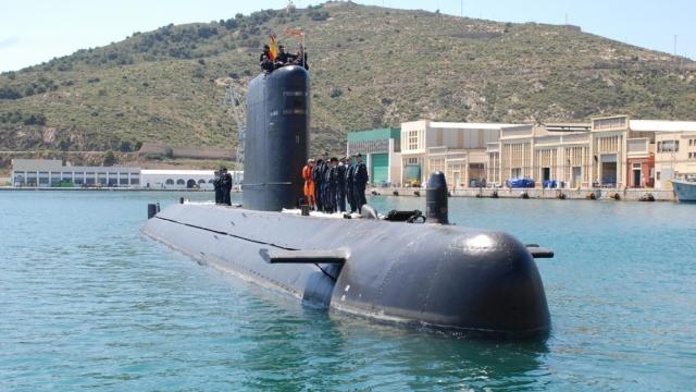 S-73 Mistral en el puerto de Cartagena