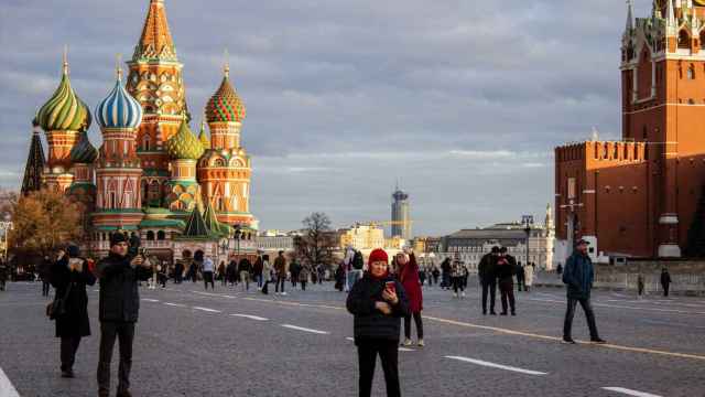 Imagen de archivo de la Plaza Roja con la Catedral de San Basilio al fondo en Moscú, 2023. Foto: Europa Press