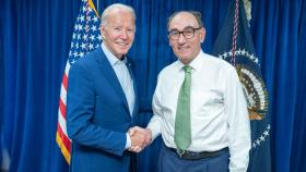 Ignacio Galán, presidente de Iberdrola, junto a Joe Biden, presidente de EEUU.