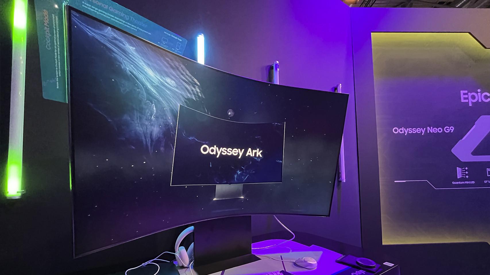 Samsung quiere poner una pantalla curva de 55 pulgadas en tu setup gaming,  así es la Odyssey Ark