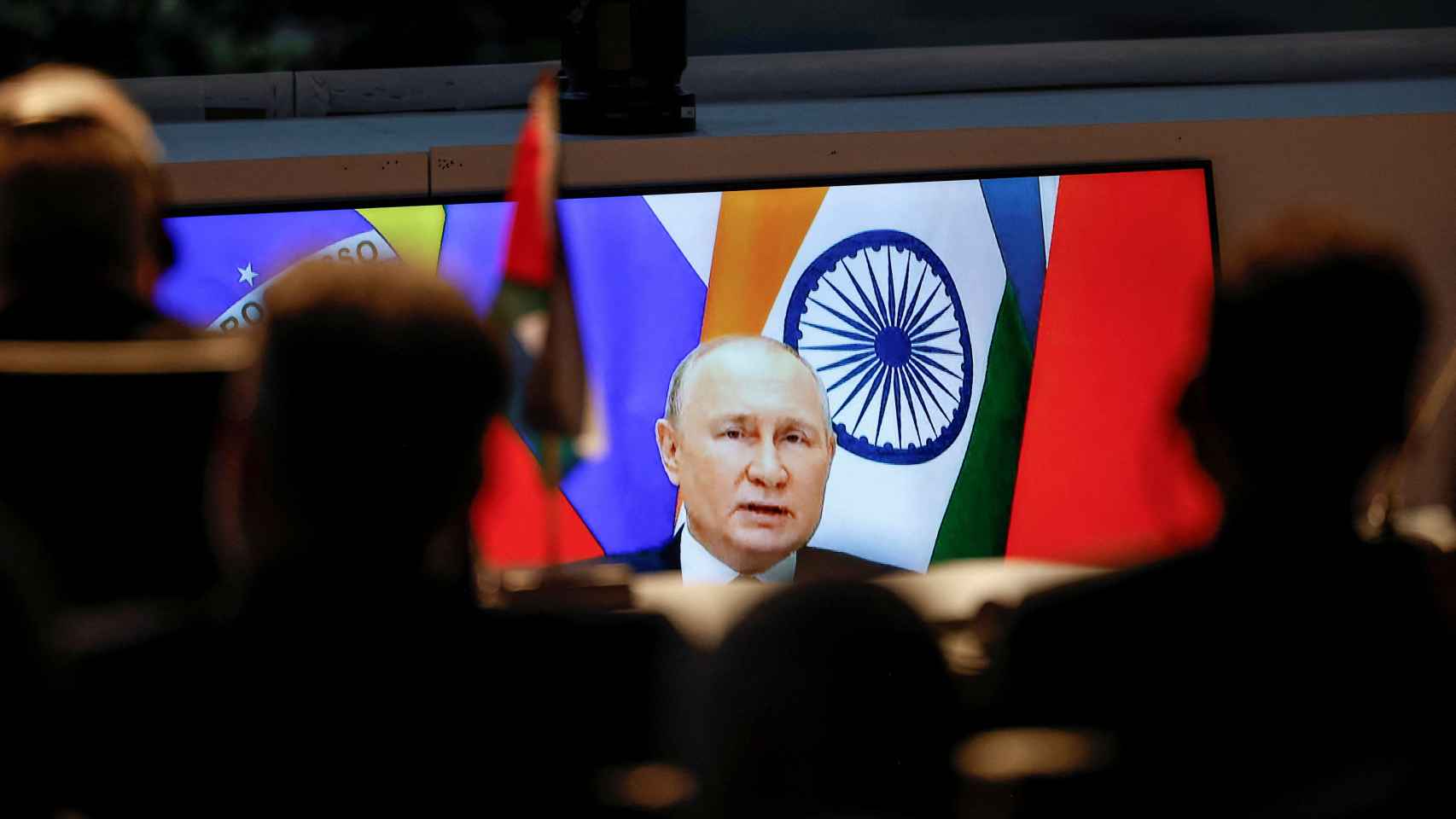 Vladimir Putin pronuncia un discurso por videoconferencia durante la cumbre de los BRICS.