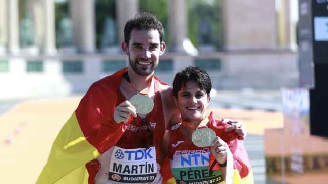Álvaro Martín y María Pérez celebran dos de sus oros en el Mundial de atletismo